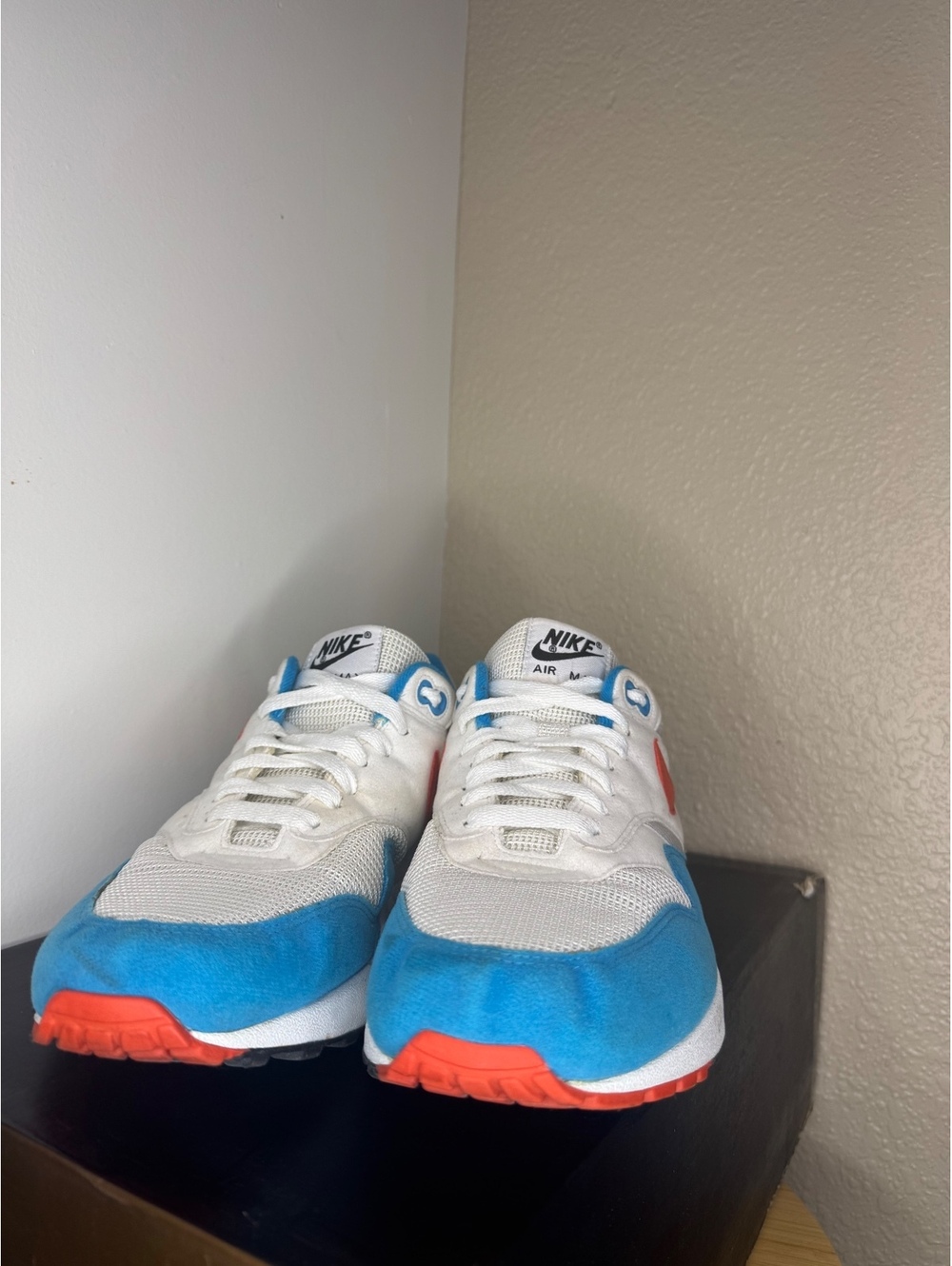 Nike Air Max 1 White Blue Orange Men’s Size 8.5 Sneakers Used w/ Box & Suede Bag - Picture 3 of 7